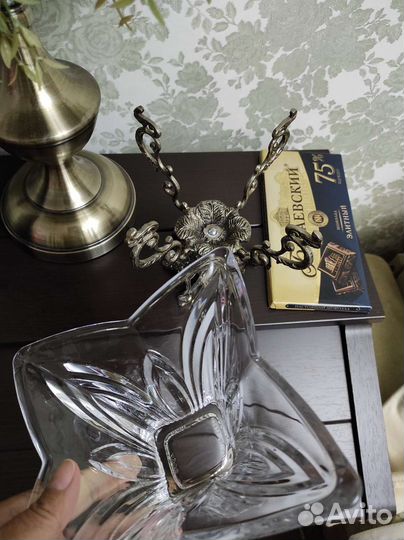 Ваза на подставке