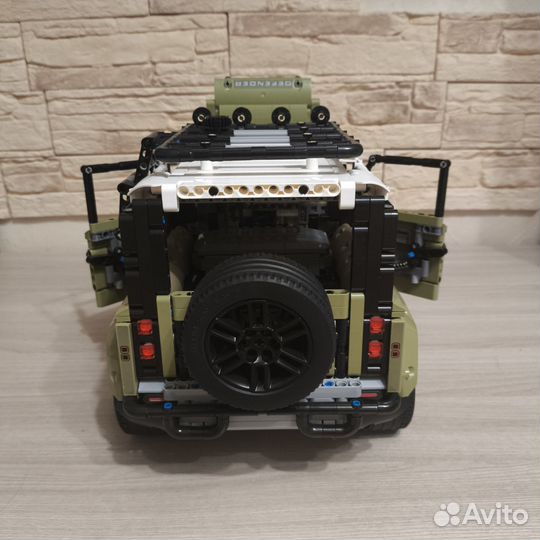 Аналог Lego Technic Land Rover Defender 90 (42110)