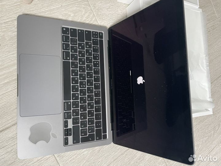 MacBook Pro 13 m1 2020 8/256gb