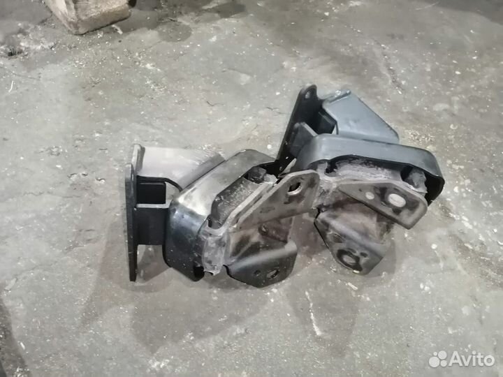 Подушки двигателя для Hyundai Grand Starex