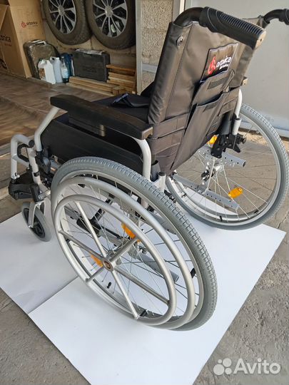 Инвалидная коляска
