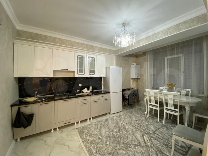 3-к. квартира, 87 м², 8/10 эт.