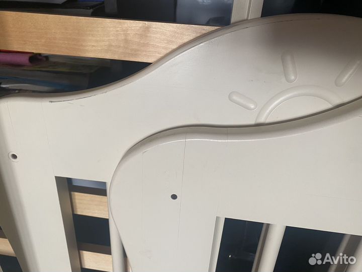 Кроватка детская с маятником