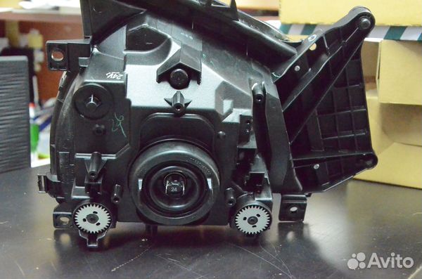 Фара Левая Isuzu NQR71 NQR75 NKR55 Оригинал