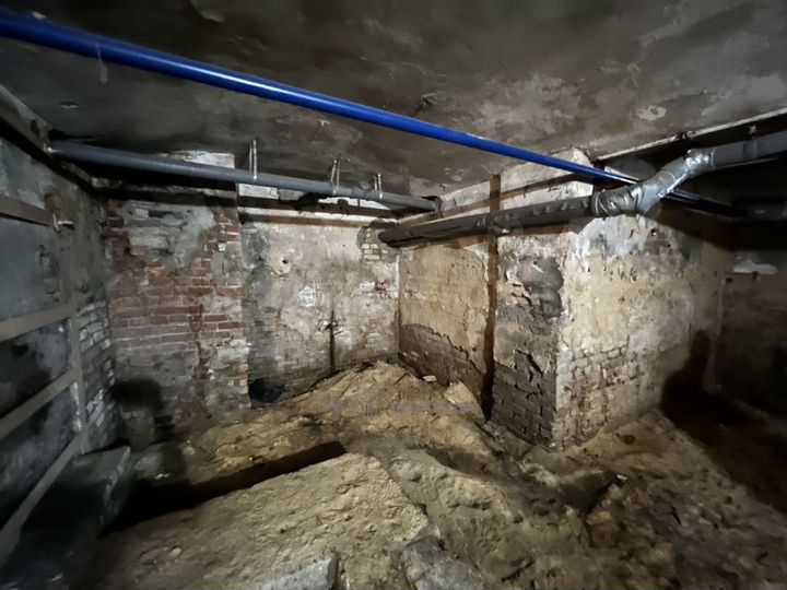 Отдельный вход Пушкина 3