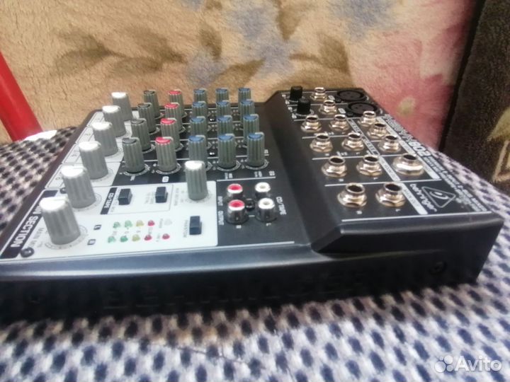 Микшерный пульт behringer xenyx 802