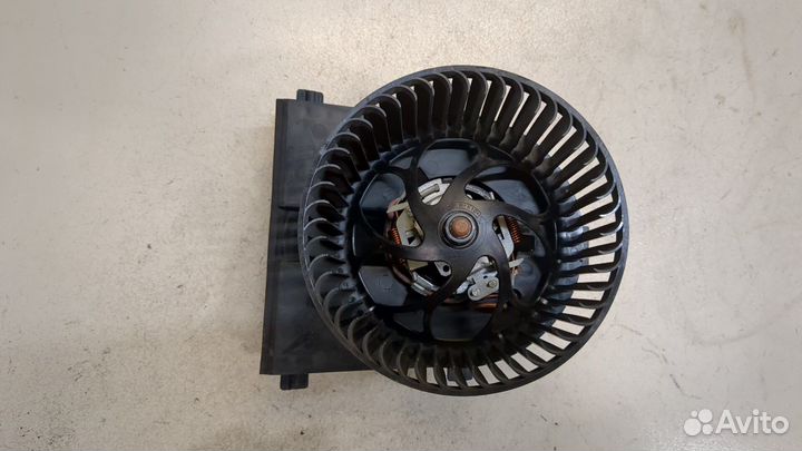 Двигатель отопителя Volkswagen Golf 4, 1999