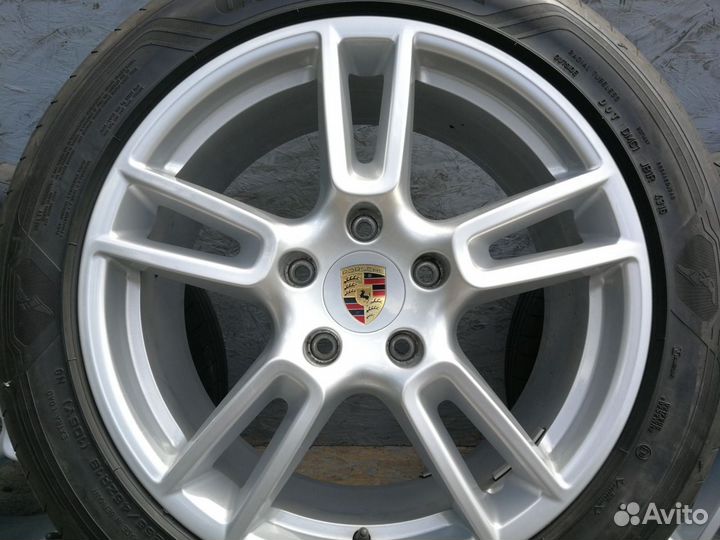 Разношрокие колеса R19 оригинал Porsche Panamera