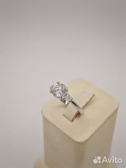 Золотое кольцо с бриллиантом 1.37ct G/VS1