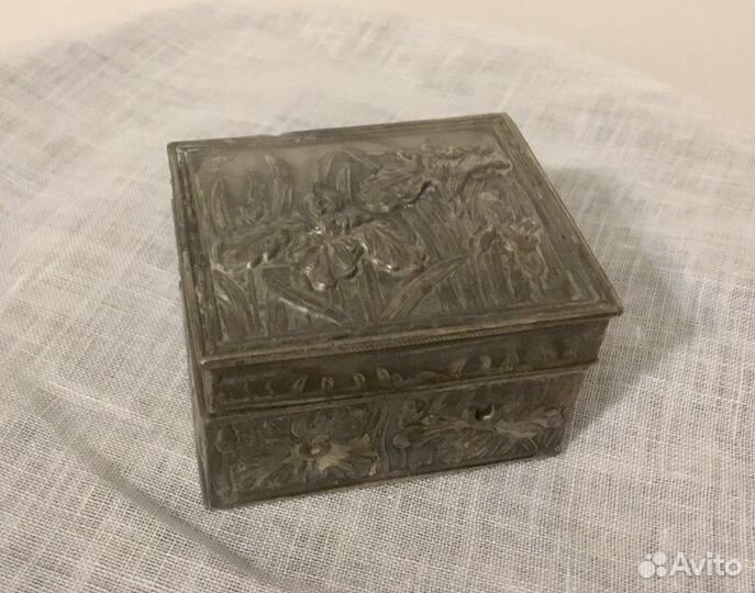 Старинная шкатулочка