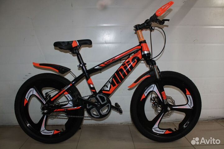 Горный велосипед с литыми черно-оранжевый