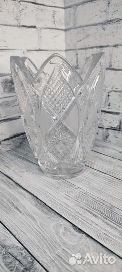 Хрустальная ваза