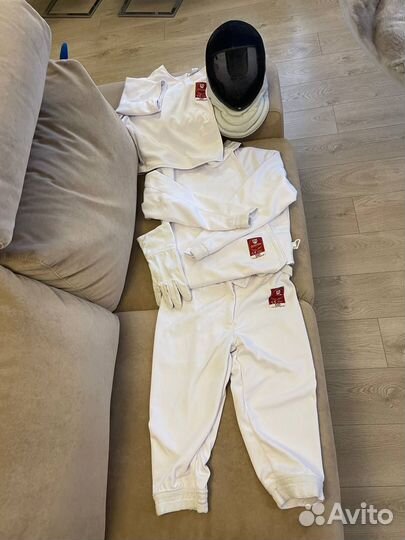 Фехтовальное снаряжение