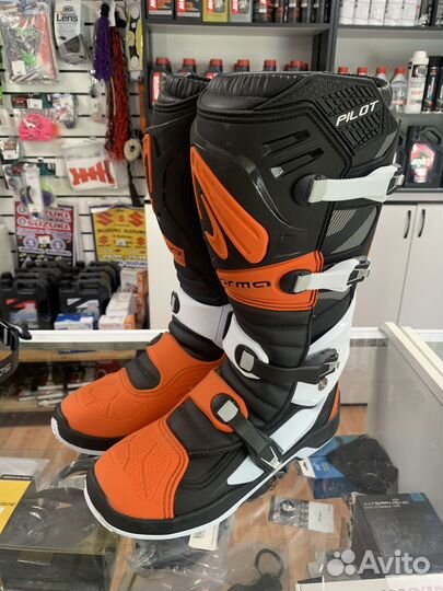 Мотоботы forma pilot
