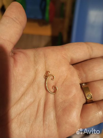 Золотая подвеска