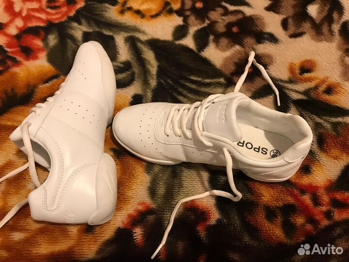 Кроссовки для чирлидинга