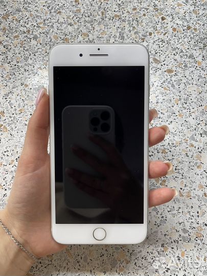 iPhone 8 Plus, 64 ГБ