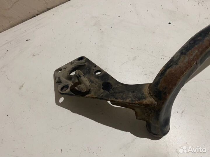 Балка передняя поперечная Volkswagen Passat B5