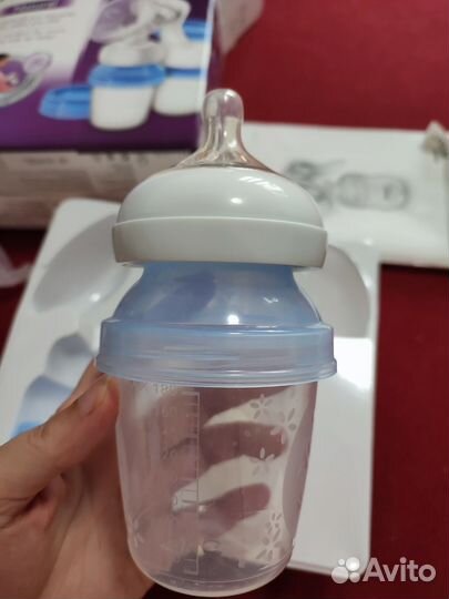 Молокоотсос Avent ручной с контейнерами для молока