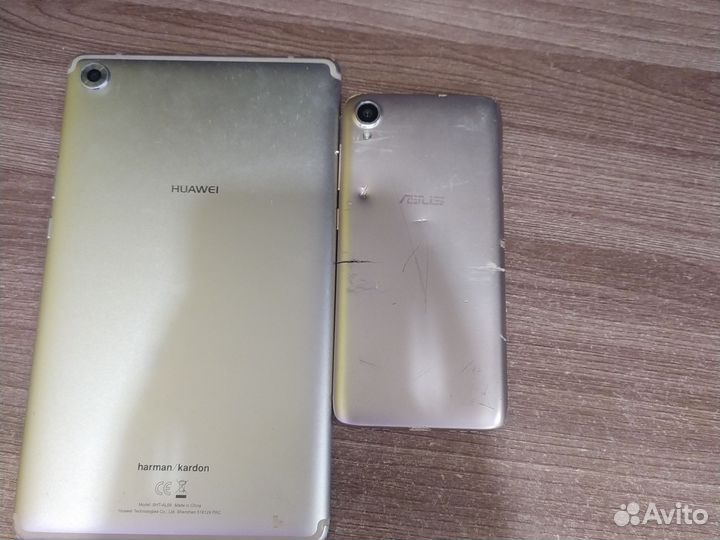 Планшет и телефон