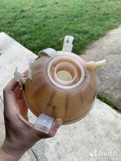 Расширительный бачок audi Q3 оригинал