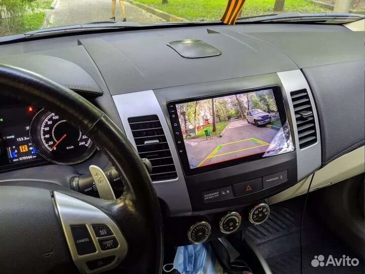 Автомагнитола Teyes на Mitsubishi Outlander XL