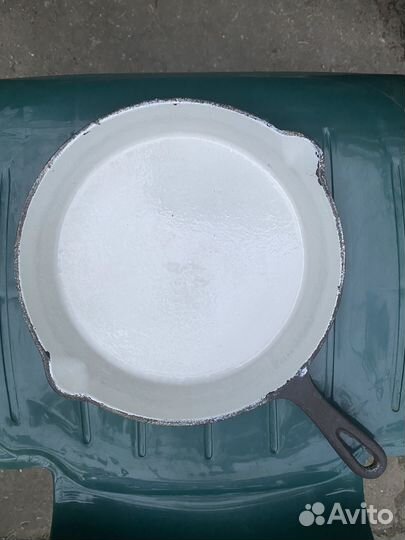 Сковорода чугунная эмалированная СССР