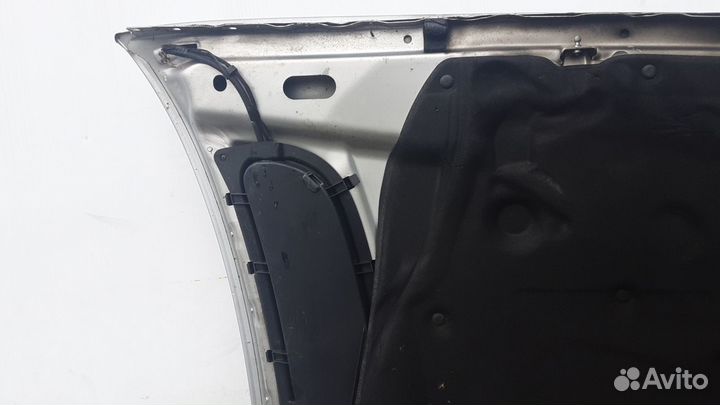 Капот на Mercedes Benz S-class W220