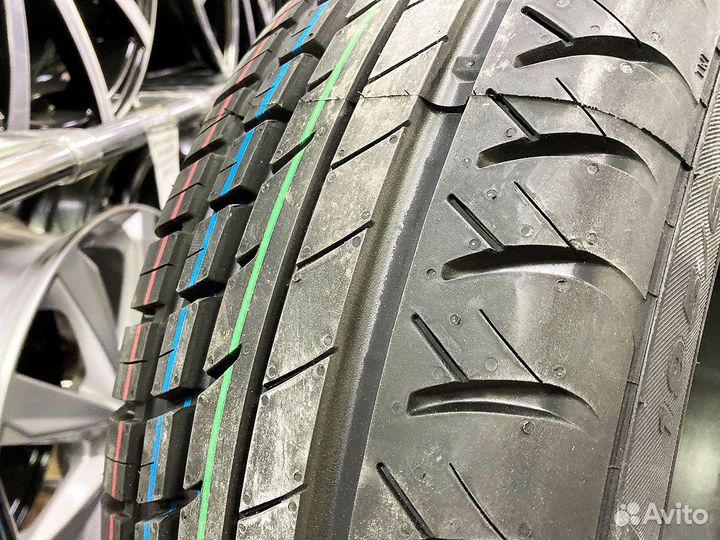 Viatti Strada Asimmetrico V-130 215/55 R17