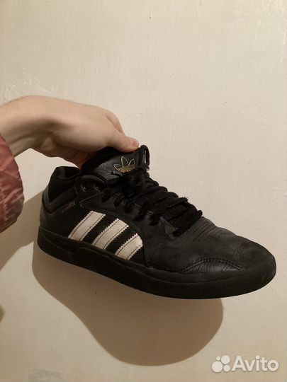 Кеды adidas tyshawn