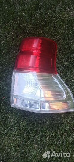 Фары задние на Тойота Прадо 150. Оригинал