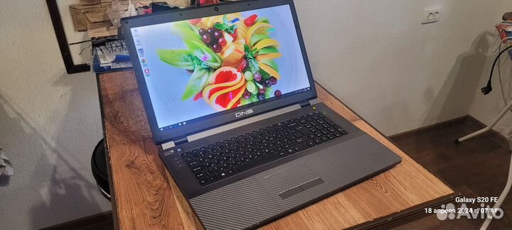 17-дюймовый игровой монстр DNS W370ST