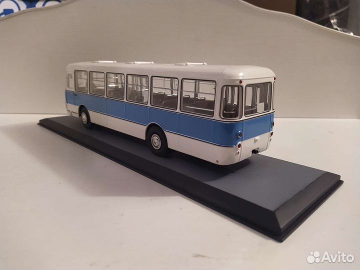 Автобус Лиаз-677э небесно-голубой