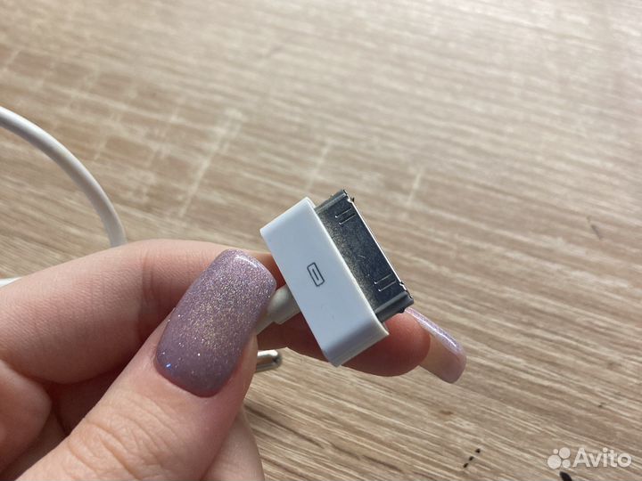 Зарядное устройство на iPhone 4