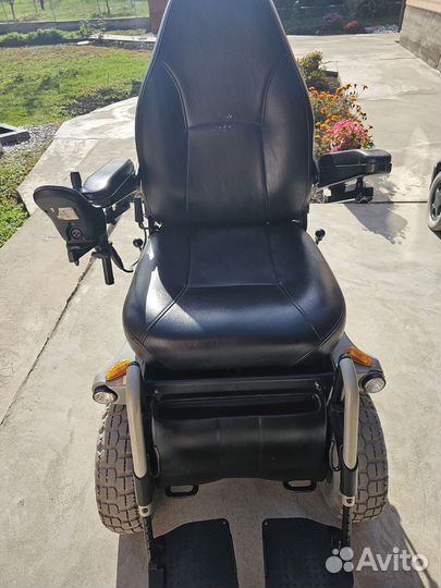 Инвалидная коляска с электроприводом