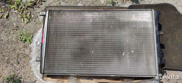 Радиатор охлаждения Volkswagen Golf 6 caxa