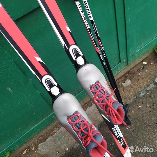 Беговые лыжи 140 палки ботинки