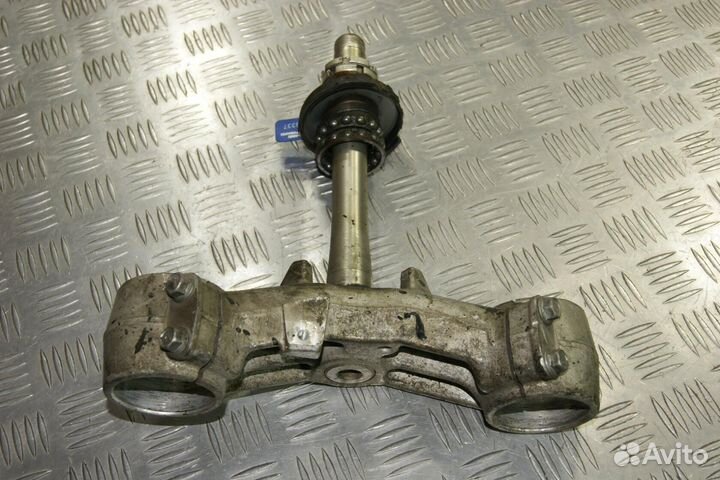 Траверса нижняя Suzuki TL1000S