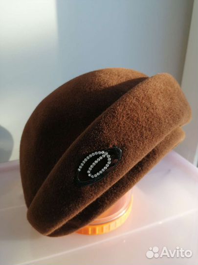 Шляпка фетровая