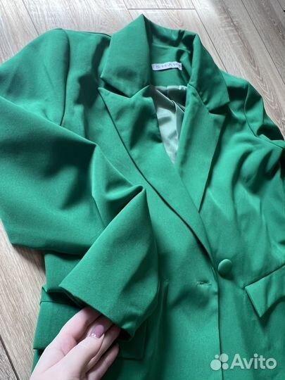 Новый брючный костюм 42 р-р