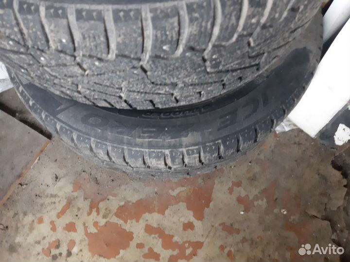 Pirelli Ice Zero 215/55 R17