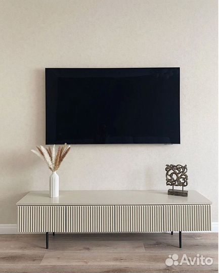 Тумба TV дизайнерская с дверцами
