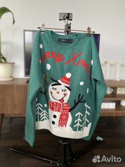 Новогодний свитер женский
