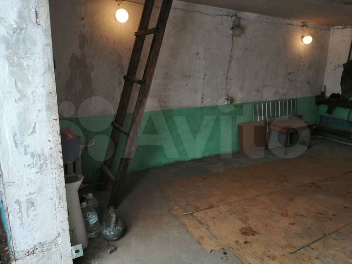 Гараж, > 30 м²