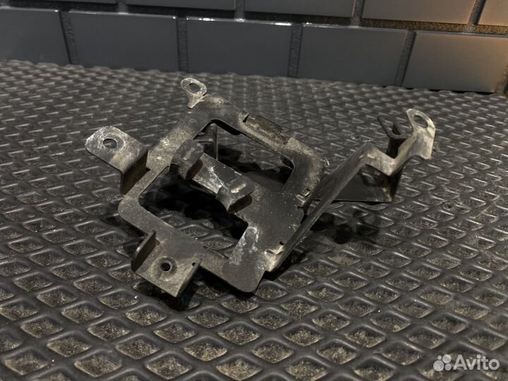 Крепление блока розжига BMW e39