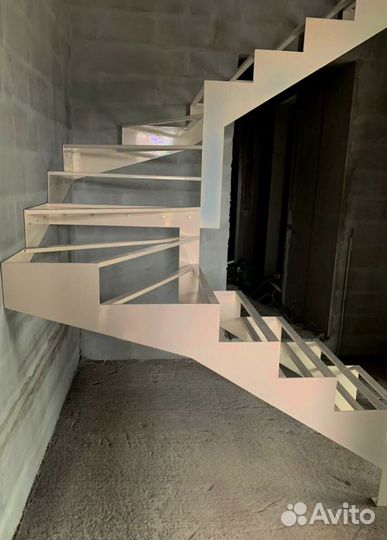 Металлокаркас для лестницы 