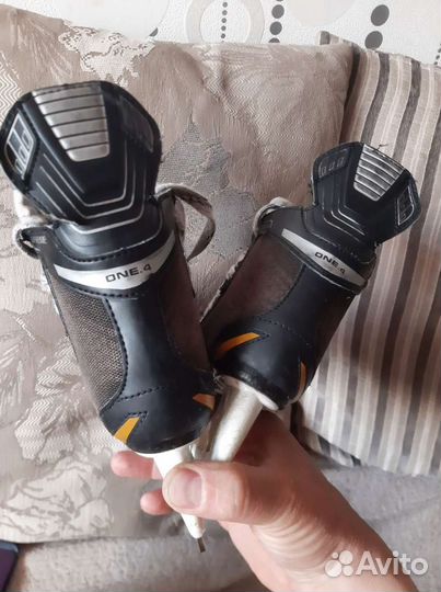 Хоккейные коньки bauer