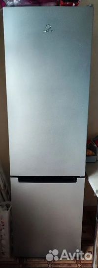 Холодильник indesit