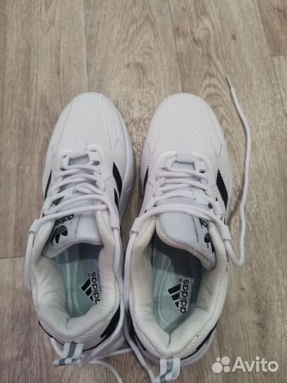 Кроссовки Adidas
