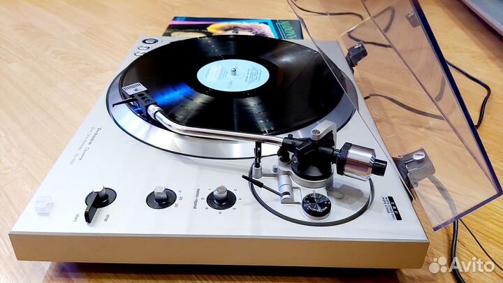 Проигрыватель винила Technics SL-1301 Отличный